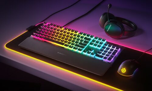 A STEELSERIES BEMUTATJA A PRISMCAPS BILLENTYŰSAPKÁKAT