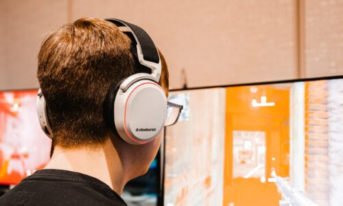 A STEELSERIES ÉS A KONTROLFREEK PARTNERMEGÁLLAPODÁST KÖTÖTT AZ ATLANTA FAZE ESPORT ALAKULATTAL